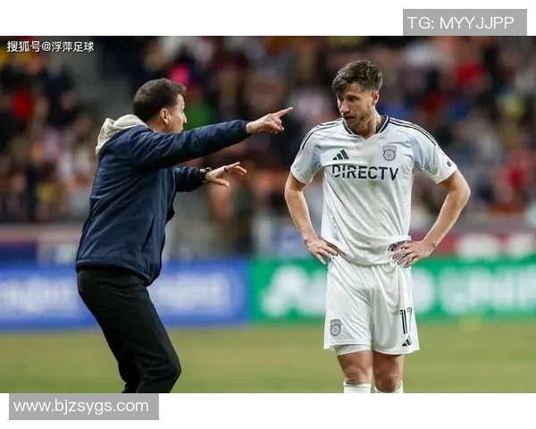 温哥华白帽与费城联合的激烈对决揭示足球战术与团队精神的较量